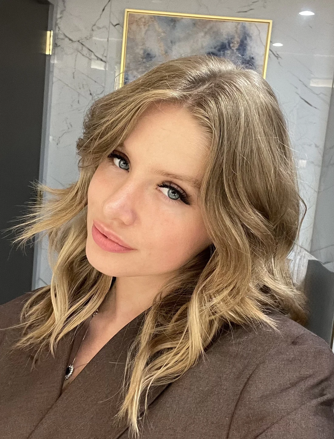 Liza G., colorist and stylist in Buffalo Grove, IL